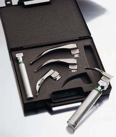 American Diagnostic Corp ADC Laryngoscope Set 2.5 Volt MacIntosh - 4079