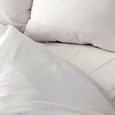 Royal Blue Intl - Bed Sheet Flat Sheet 66 X 104 Inch White Cotton 55% / Polyester 45% Reusable - 105571