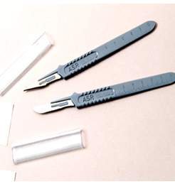 Curity - Scalpel No. 11 Stainless Steel / Plastic Classic Grip Handle Sterile Disposable - 131611