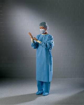 O&M Halyard Inc Protective Procedure Gown One Size Fits Most Unisex NonSterile Blue - 69318