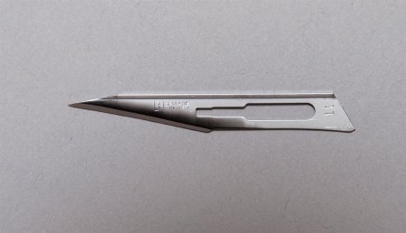 Bard-Parker Rib-Back - Surgical Blade Carbon Steel No. 11 Sterile Disposable Individually Wrapped - 371111