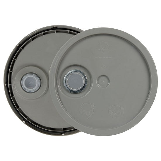 Bucket Lid with Pour Spout