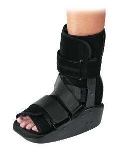 MaxTrax - Walker Boot X-Small Hook and Loop Closure Female Up to 4 Left or Right Foot - 79-95342