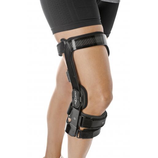 DJO FullForce Knee Brace Medium Right Knee - 11-3220-3