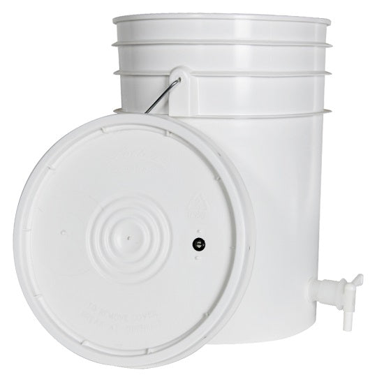 Bucket with Spigot & Lid