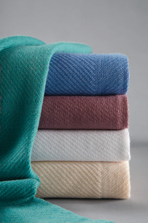 Standard Textile - Thermal Spread 74 W X 108 L Inch Cotton 55% / Polyester 45% White - 78440300