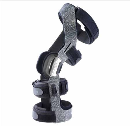 DonJoy Armor Fourcepoint - Knee Ligament Brace Medium 18-1/2 to 21 Inch Thigh Circumference / 14 to 15 Inch Knee Circumference / 14 to 16 Inch Calf Circumference Standard Calf Length Right Knee - 11-1442-3