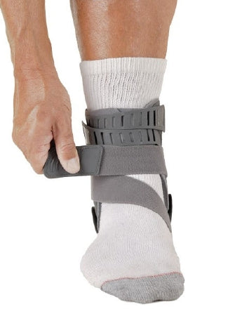 Ossur Rebound Ankle Brace Medium Strap Closure Male 8 to 12 / Female 9-1/2 to 13-1/2 Right Foot - B-231502513