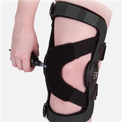 Breg Knee Brace Medium 18-3/4 to 21-1/2 Inch Thigh Circumference 12 Inch Length Left Knee - PF010105