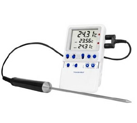 Traceable - Digital Ultra-Low Freezer Thermometer Fahrenheit / Celsius -148° to +199.9°F (-100° to +199.9°C) Platinum Probe Free-standing / Wall Mount Battery Operated - 37804-04