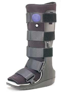 Ossur Equalizer Walker Boot Large Hook and Loop Closure Male 10-1/2 to 12-1/2 / Female 11-1/2 to 13-1/2 Left or Right Foot - W0800BLK