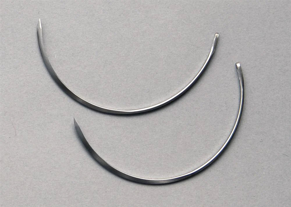 Richard-Allan - Suture Needle 1/2 Circle Reverse Cutting Needle Regular Surgeon's Type - 209128