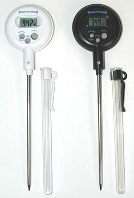 PANTek Technologies LLC Min-Max Digital Laboratory Thermometer Fahrenheit / Celsius 14° to 392°F (-10° to +200°C) Stainless Steel Probe Free-standing Battery Operated - S40796