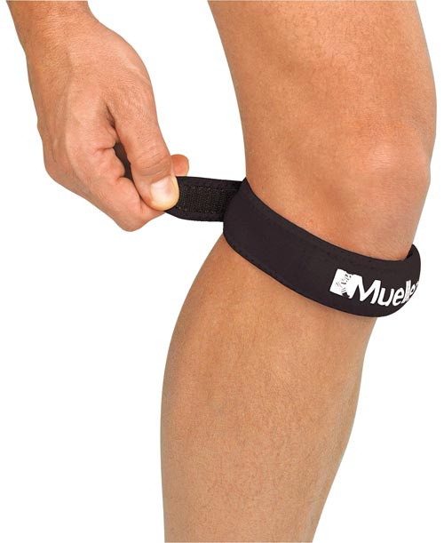 Mueller Sports Medicine Jumper's Knee Knee Strap One Size Fits Most Hook and Loop Closure Left or Right Knee - 6411-1A